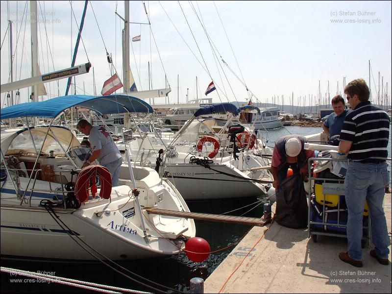 die Artina, eine Bavaria 42, bietet ausreichend Platz fr acht Personen