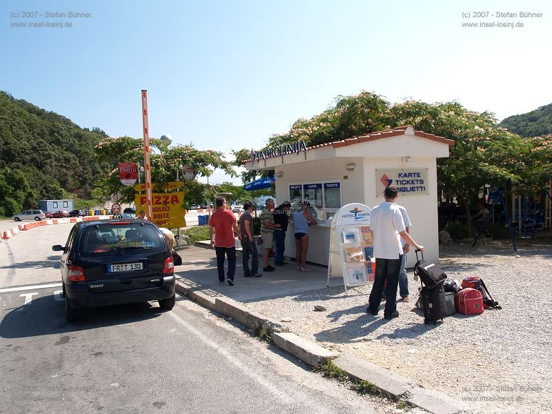 die Verkaufsstelle fr Tickets der Fhre von Valbiska ( Insel Krk ) nach Merag ( Insel Cres )