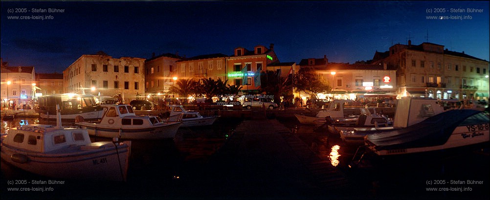 Panoramafotos von Mali Losinj - die Westseite des Hafens von Mali Losinj bei Nacht