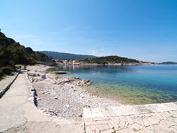 Strand in Rovenska, ein Ortsteil von Veli Losinj